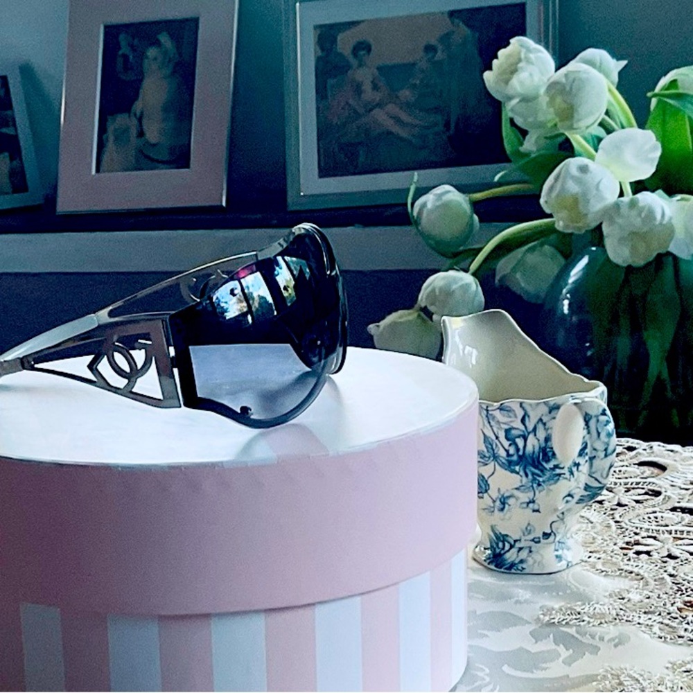 DOLCE & GABANNA STYLISH SUNGLASSES